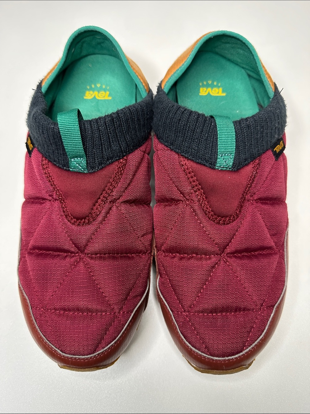 Teva Quilted Slip-On Shoes in Burgundy with Teal Lining Camping Outdoors 10